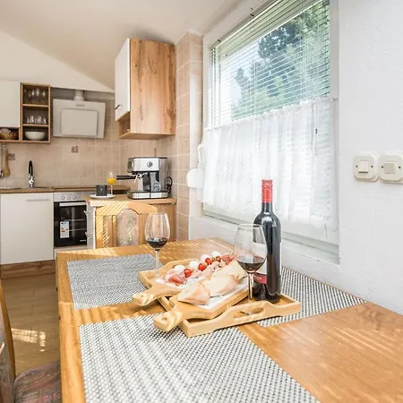 Napros Apartment